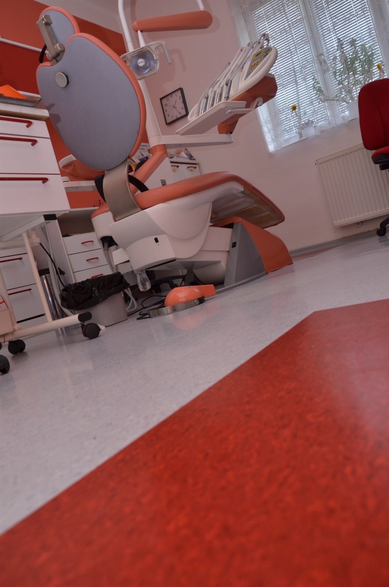 Realizace podlahy v zubní ordinaci
