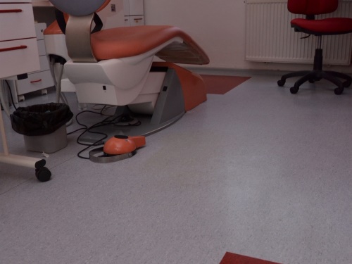 Pokládka podlahy v zubní ordinaci
