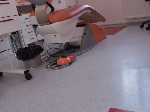 Pokládka podlahy v zubní ordinaci