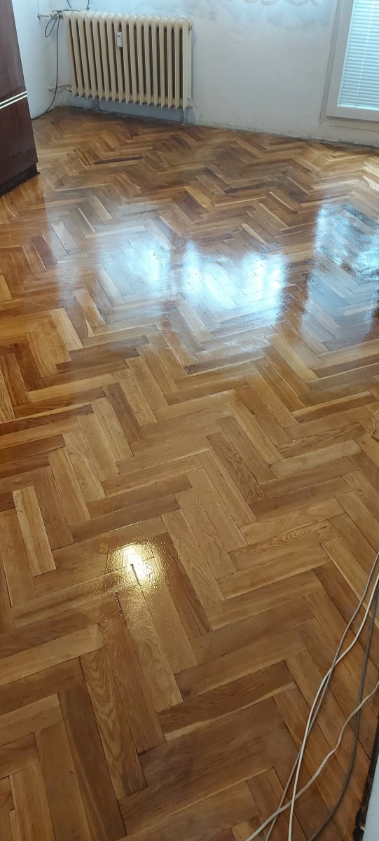 Renovace, broušení a lakování parket Nymburk