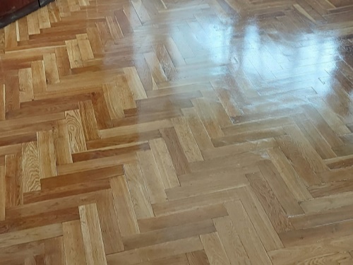 Renovace, broušení a lakování parket Nymburk